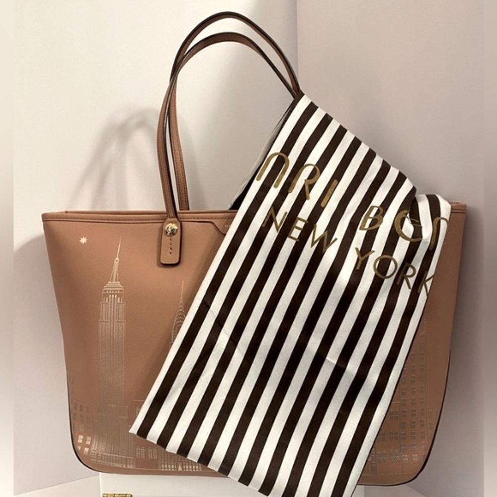 Henri Bendel || NYC Skyline W 57th Tote || EUC✨ w Dust Bag - Picture 16 of 16